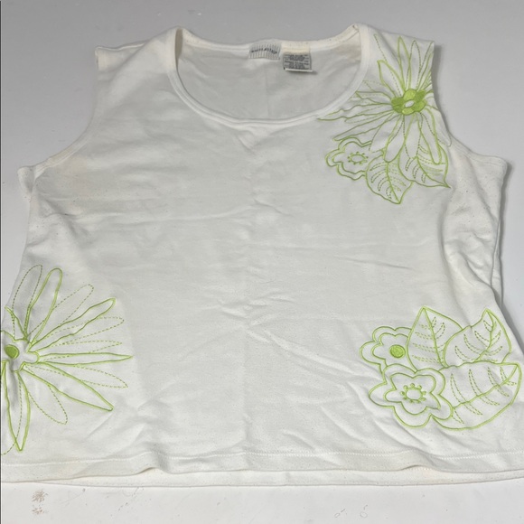 White Stag Tops - Vintage White Stag XL White Lime Green Embroidered Floral Sleeveless Tank Top